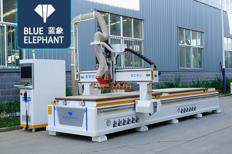 雙工位直排換刀加工中心 雙工位直排換刀加工中心